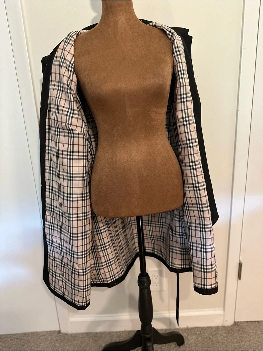 Burberry streamlined black